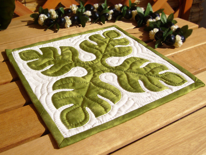 モンステラのミニタペストリー [ハワイアンキルトバッグのキルト